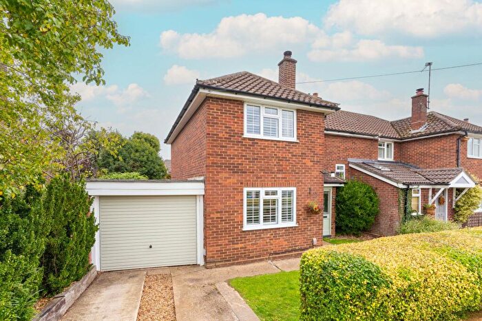 3 Bedroom Semi-Detached House For Sale In Lords Meadow, Redbourn, AL3