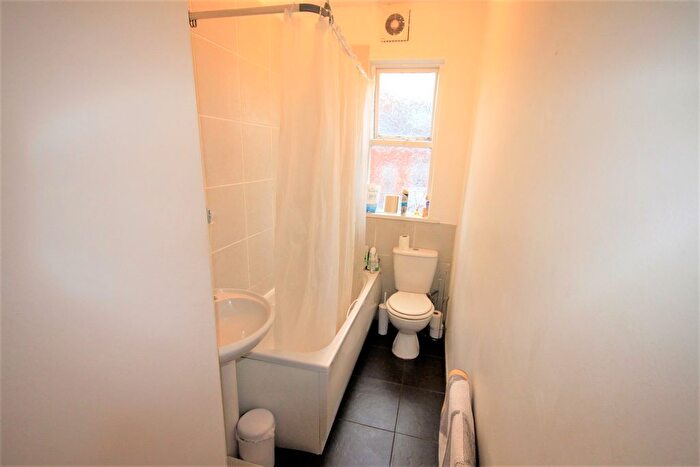 5 Bedroom Terraced House To Rent In Hartley Crescent, Woodhouse, Leeds, LS6