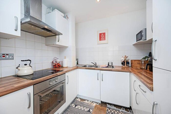 2 Bedroom Flat For Sale In Carillon Court, Greatorex Street, Brick Lane, London, E1