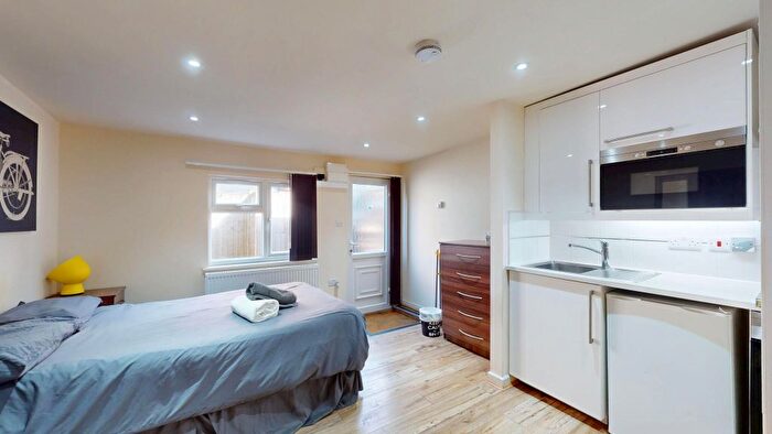 Studio To Rent In St. Pauls Avenue, London, NW2