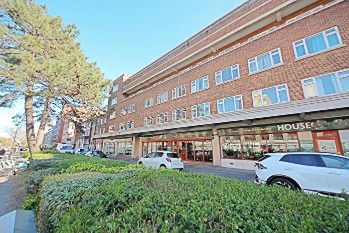 2 Bedroom Apartment For Sale In Lansdowne House, Christchurch Road, Bournemouth, BH1