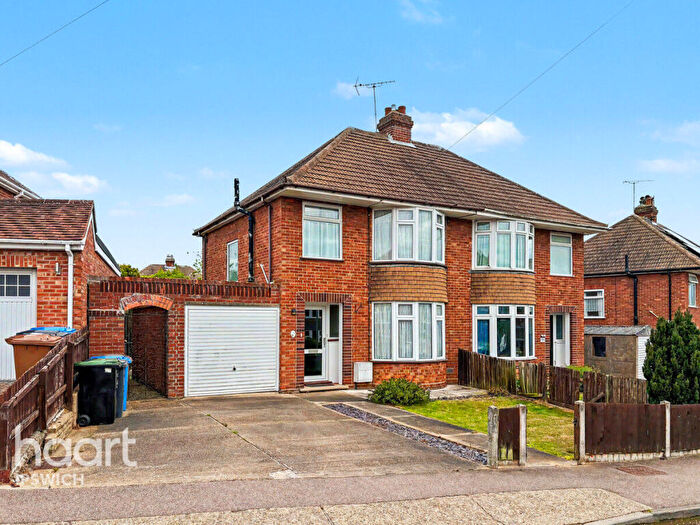 3 Bedroom Semi-Detached House For Sale In Rosecroft Road, Ipswich, IP1