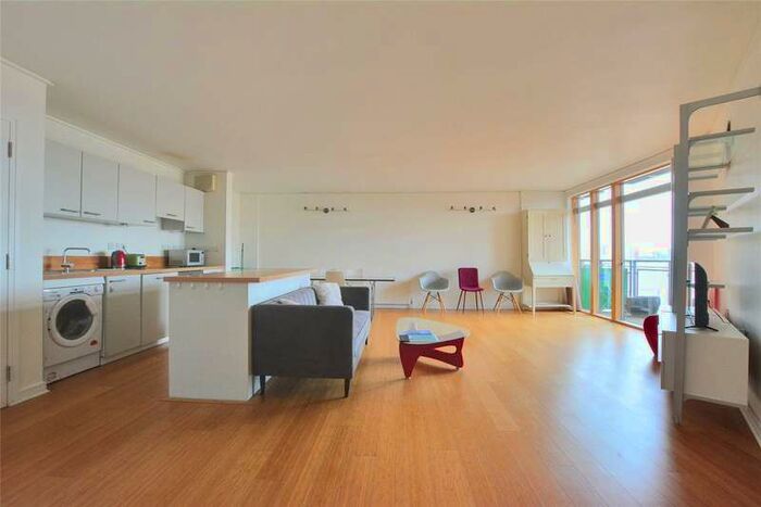 2 Bedroom Flat To Rent In Maurer Court, Renaissance Walk, SE10