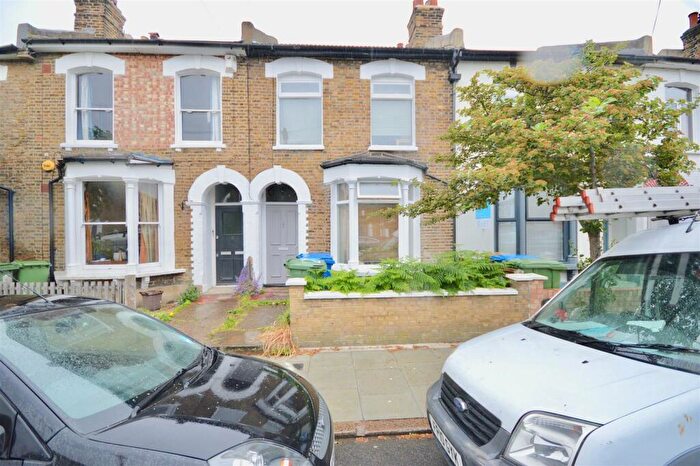 5 Bedroom Terraced House To Rent In Lanvanor Road, SE15