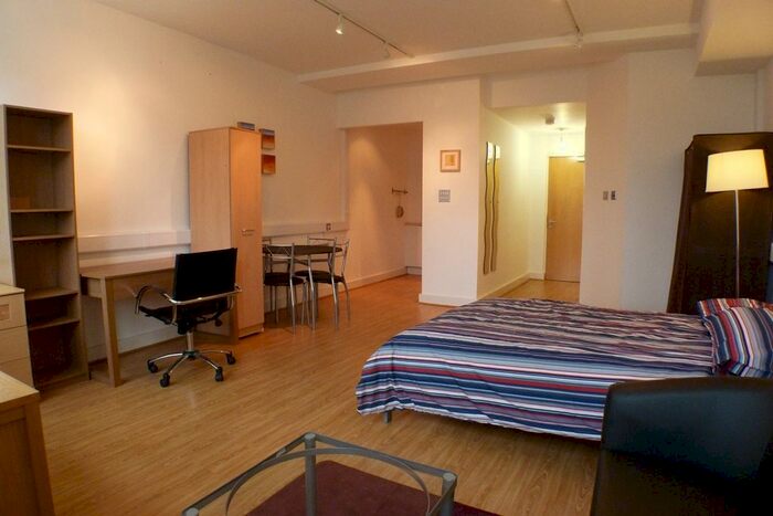1 Bedroom Studio To Rent In Castle Street, City Centre, Swansea, SA1