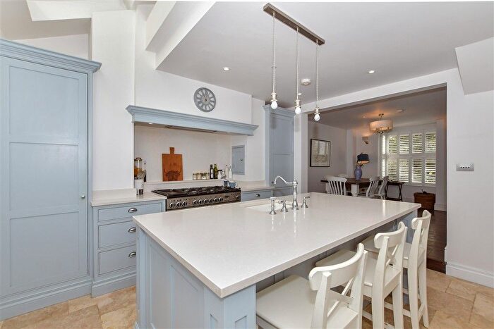 4 Bedroom Detached House For Sale In Poona Road, Tunbridge Wells, Kent, TN1