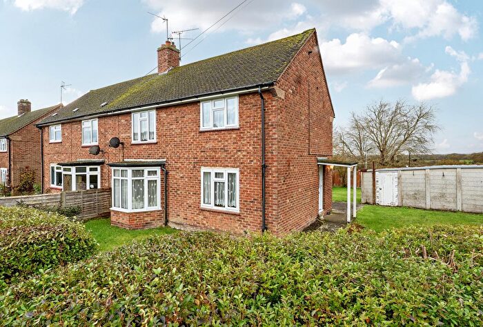 3 Bedroom Semi Detached House For Sale In Hillfield Road, Dunton Green, Sevenoaks, Kent, TN13