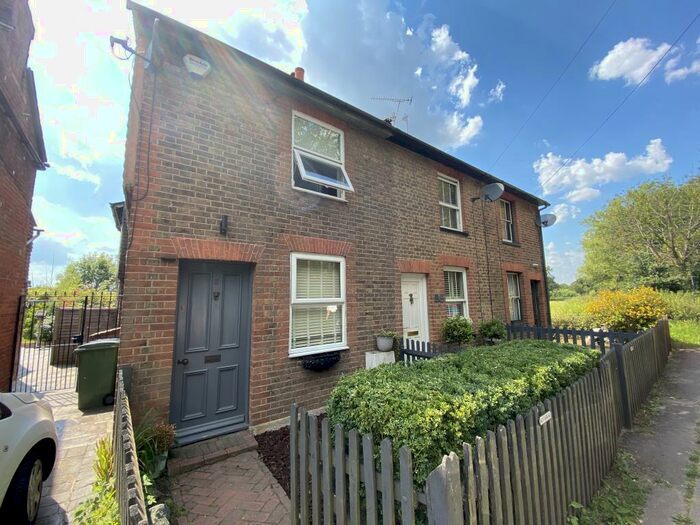 2 Bedroom End Of Terrace House To Rent In Cobham, KT11