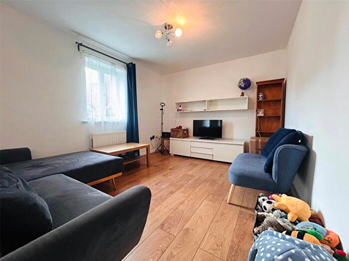 1 Bedroom Flat For Sale In Steel Green, Leeds, West Yorkshire, LS12