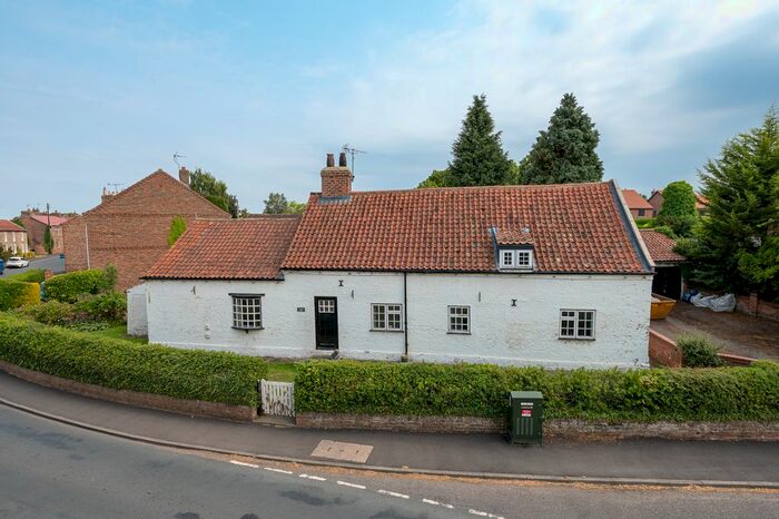 3 Bedroom Cottage For Sale In Newton Road, Tollerton, York, YO61