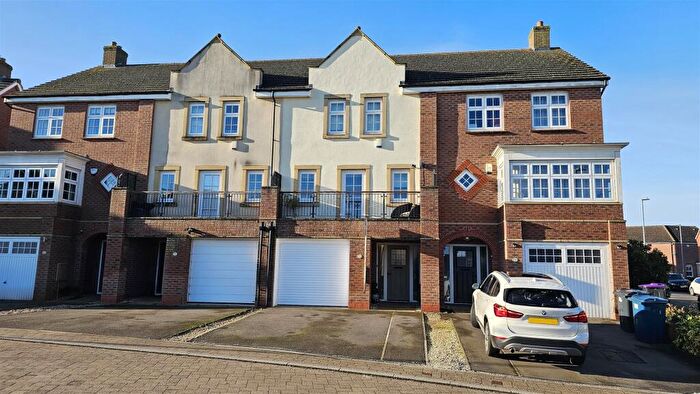 4 Bedroom Semi-Detached House For Sale In Eden Walk, Bingham, NG13