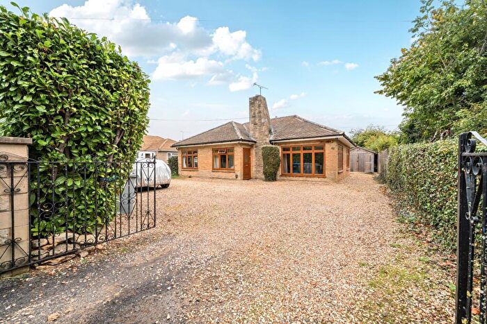 4 Bedroom Detached Bungalow For Sale In Black Bourton Road, Carterton, Oxfordshire, OX18