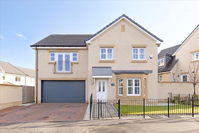 5 Bedroom Detached House For Sale In Burn Grange Park, Newtongrange, EH22