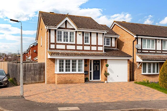 4 Bedroom Detached House For Sale In Oxleys, Olney, MK46