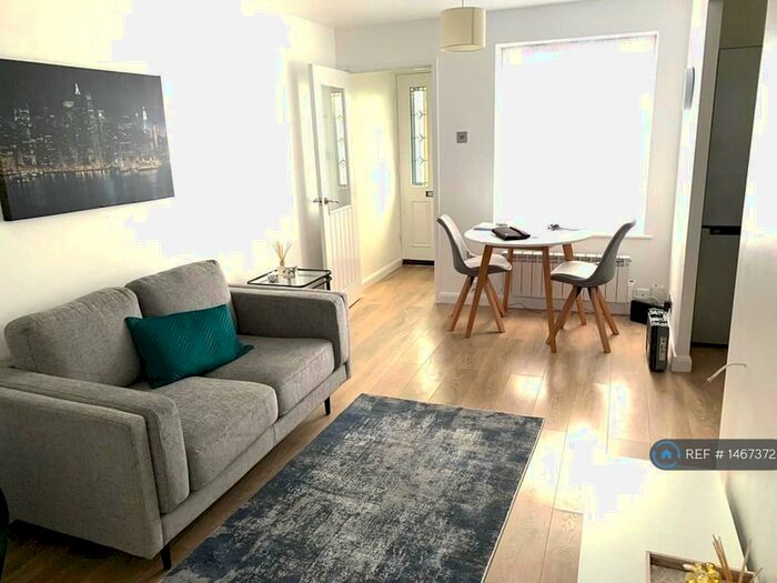 1 Bedroom Flat To Rent In Edgware, Edgware, HA8