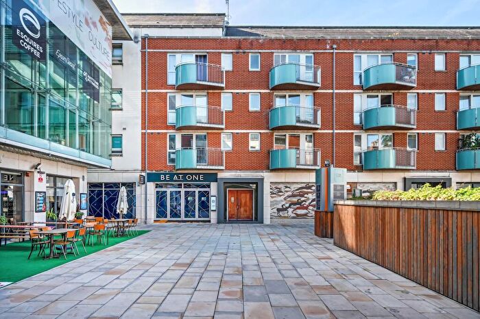 2 Bedroom Flat For Sale In The Oaks Square, Epsom, KT19