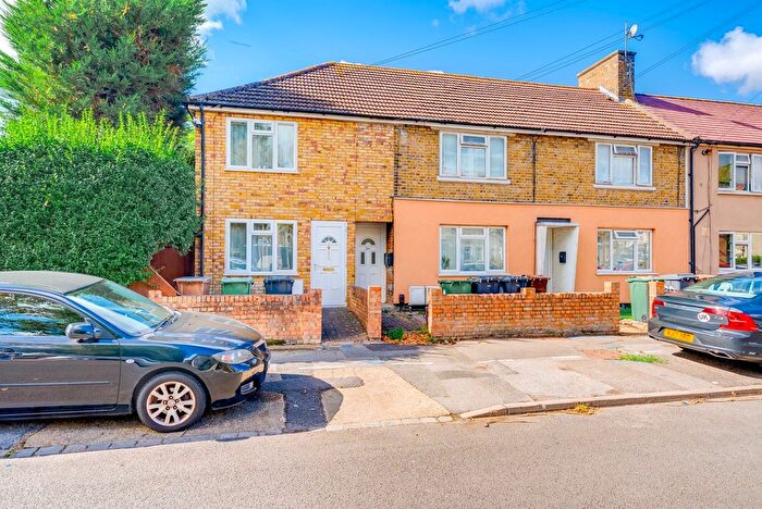 1 Bedroom Flat For Sale In Cooper Avenue, London, E17