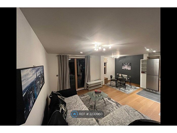 1 Bedroom Flat To Rent In Barton Place, Manchester, M4