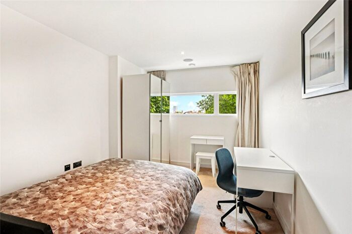 2 Bedroom Flat For Sale In Gatliff Road, London, SW1W