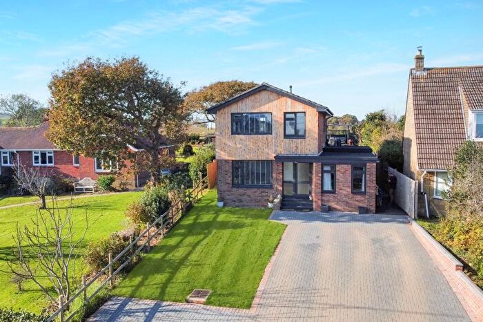 4 Bedroom Detached House For Sale In Upper Hyde Farm Lane, Shanklin, PO37