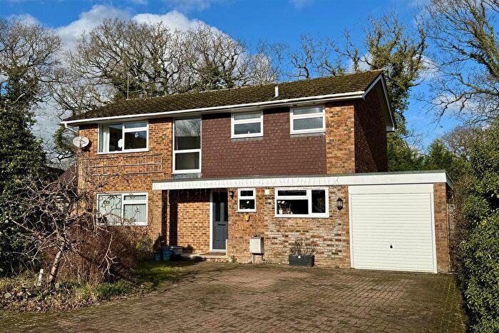 4 Bedroom Detached House For Sale In Yewens, Chiddingfold, Godalming, GU8