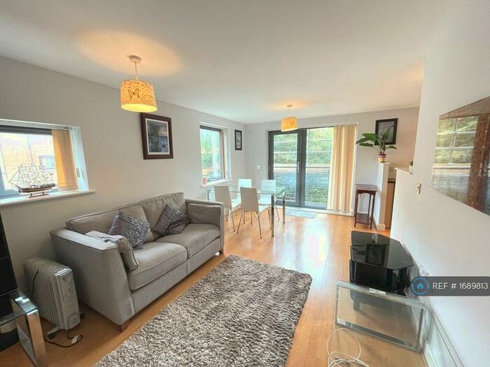 2 Bedroom Flat To Rent In Empress Court, Oxford, OX1