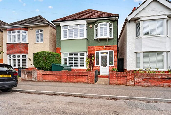 3 Bedroom Detached House For Sale In Burleigh Road, Bournemouth, BH6