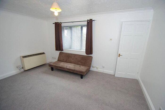 1 Bedroom Flat To Rent In Mussenden Court, Watford, WD24