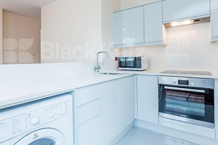 3 Bedroom Flat To Rent In Tottenham Court Road, West End, W1T