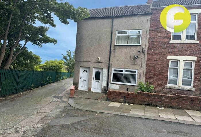 2 Bedroom Flat To Rent In Chirton West View, North Shields, Tyne And Wear, NE29