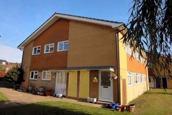 2 Bedroom Flat To Rent In Glebe Way, Whitstable, CT5