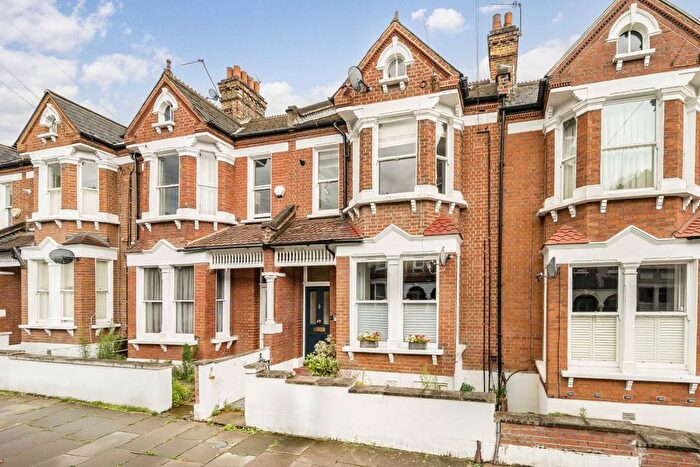 2 Bedroom Property To Rent In Killyon Road, Clapham, SW8