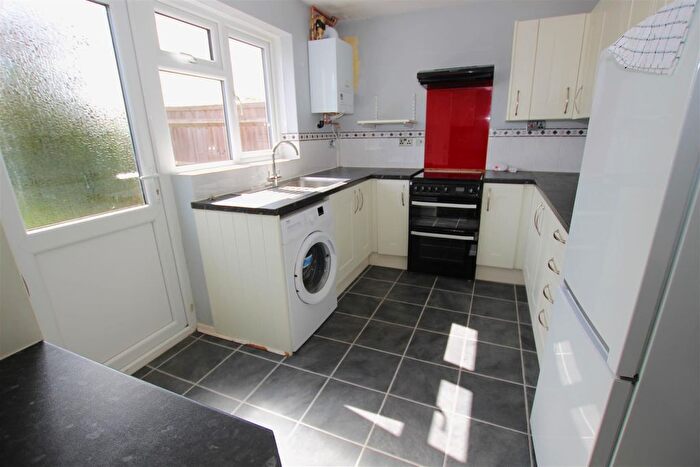 2 Bedroom Terraced House To Rent In Warley Rise, Tilehurst, Reading, RG31