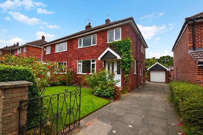 3 Bedroom Semi Detached House For Sale In Dovedale Road, Rotherham, S65