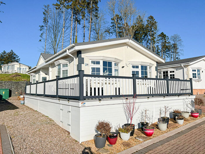 2 Bedroom Park Home For Sale In Castle Lake, Saltmarshe Castle, Bromyard, HR7