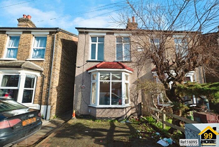 3 Bedroom Semi-Detached House For Sale In Douglas Road, Hornchurch, London, RM11
