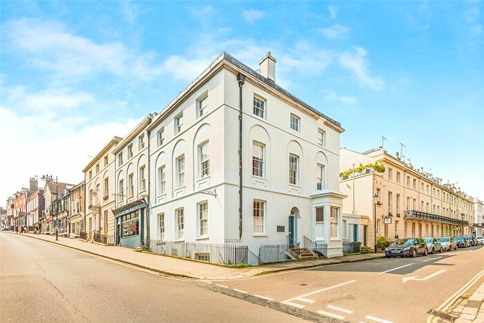 2 Bedroom Flat For Sale In Albion Street, Lewes, East Sussex, BN7