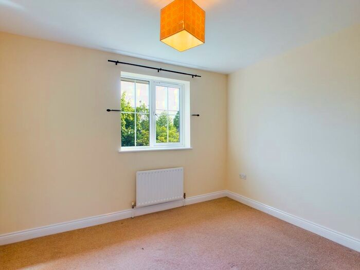 1 Bedroom Flat To Rent In Worting Road, Worting, Basingstoke, RG22