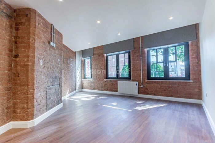 2 Bedroom Flat To Rent In Poplar Street, Nottingham, NG1