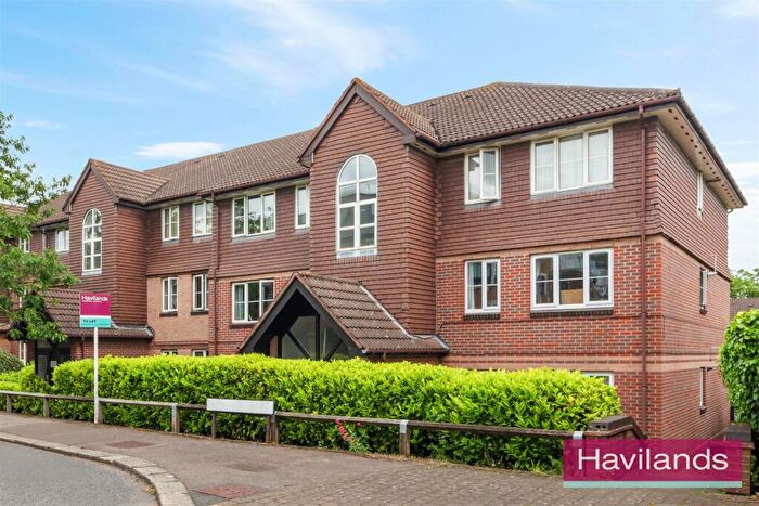 2 Bedroom Flat To Rent In Waverley Road, Enfield, EN2