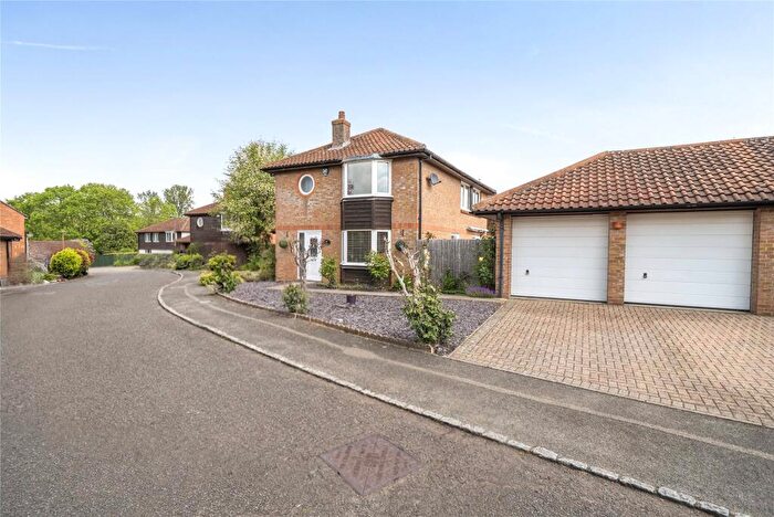 4 Bedroom Detached House For Sale In Kenchester, Bancroft, Milton Keynes, Buckinghamshire, MK13