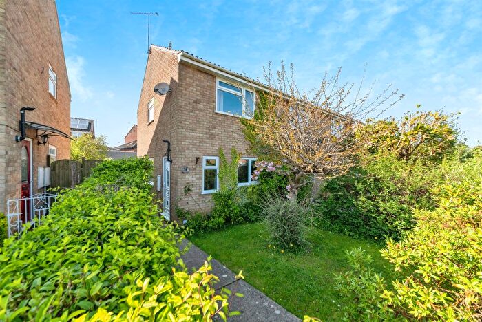 2 Bedroom End Of Terrace House For Sale In Second Avenue, Grantham, NG31
