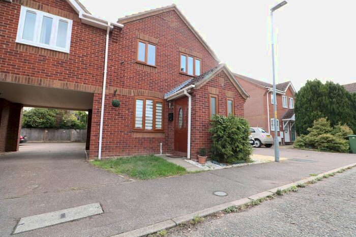 3 Bedroom Semi-Detached House To Rent In Aldrich Way, Roydon, Diss, IP22