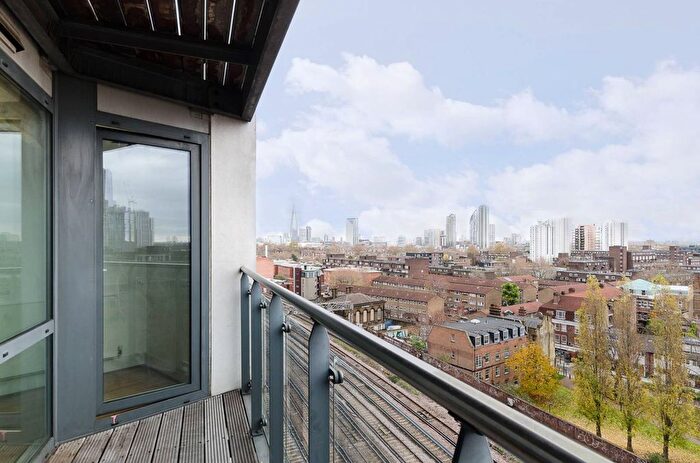 1 Bedroom Flat To Rent In Salamanca Place, Albert Embankment, London, SE1