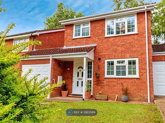 3 Bedroom Semi Detached House To Rent In Balmoral Close, Southampton, SO16