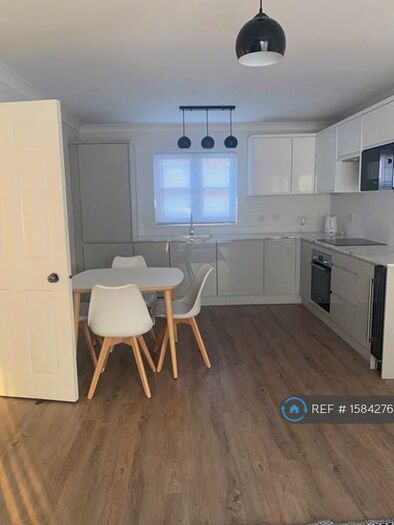 2 Bedroom Flat To Rent In St. Josephs Vale, London, SE3