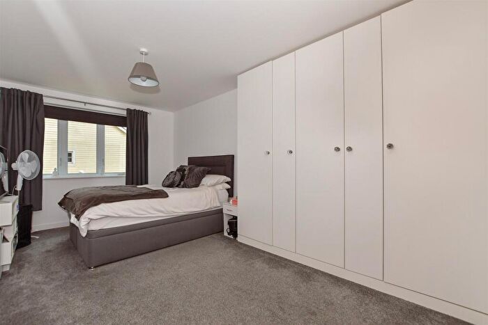 2 Bedroom Apartment For Sale In Poynder Drive, Holborough Lakes, Kent, ME6