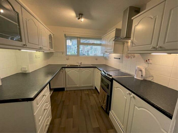 2 Bedroom Apartment To Rent In Sandown Close, Bridgwater, TA6