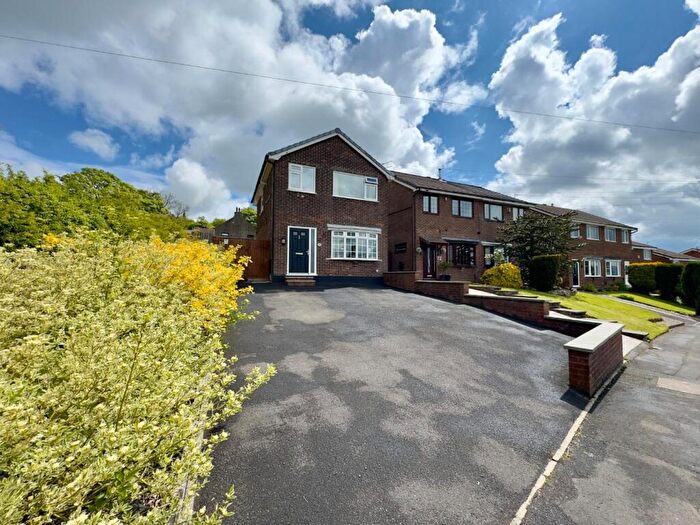 3 Bedroom Detached House For Sale In Talbot Drive, Briercliffe, Burnley, BB10