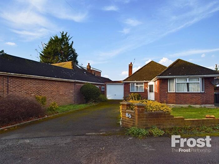 2 Bedroom Bungalow For Sale In Coppermill Road, Wraysbury, Berkshire, TW19